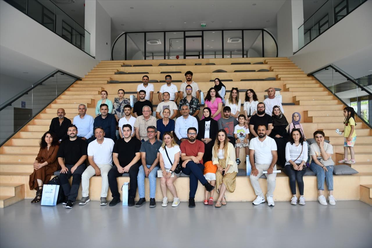 ESENYURT BELEDİYESİ SİNEMA AKADEMİSİ İLK MEZUNLARINI VERDİ
