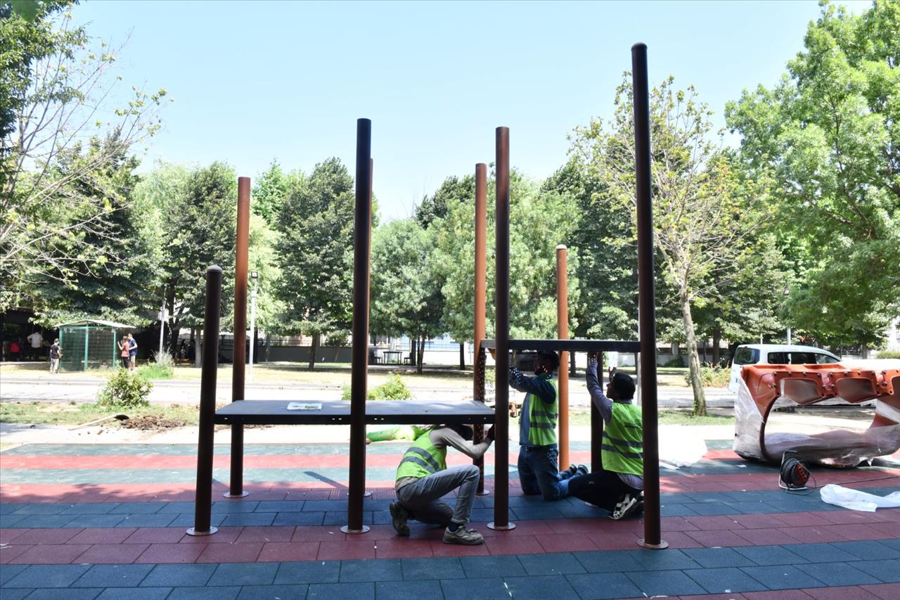 ESENYURT  GENELİNDEKİ PARKLAR YENİLENİYOR