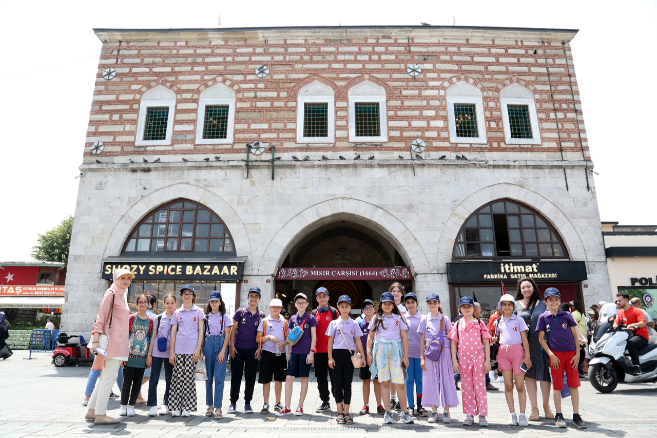 KÜÇÜKÇEKMECELİ ÇOCUKLAR İSTANBUL’U YENİDEN KEŞFEDİYOR