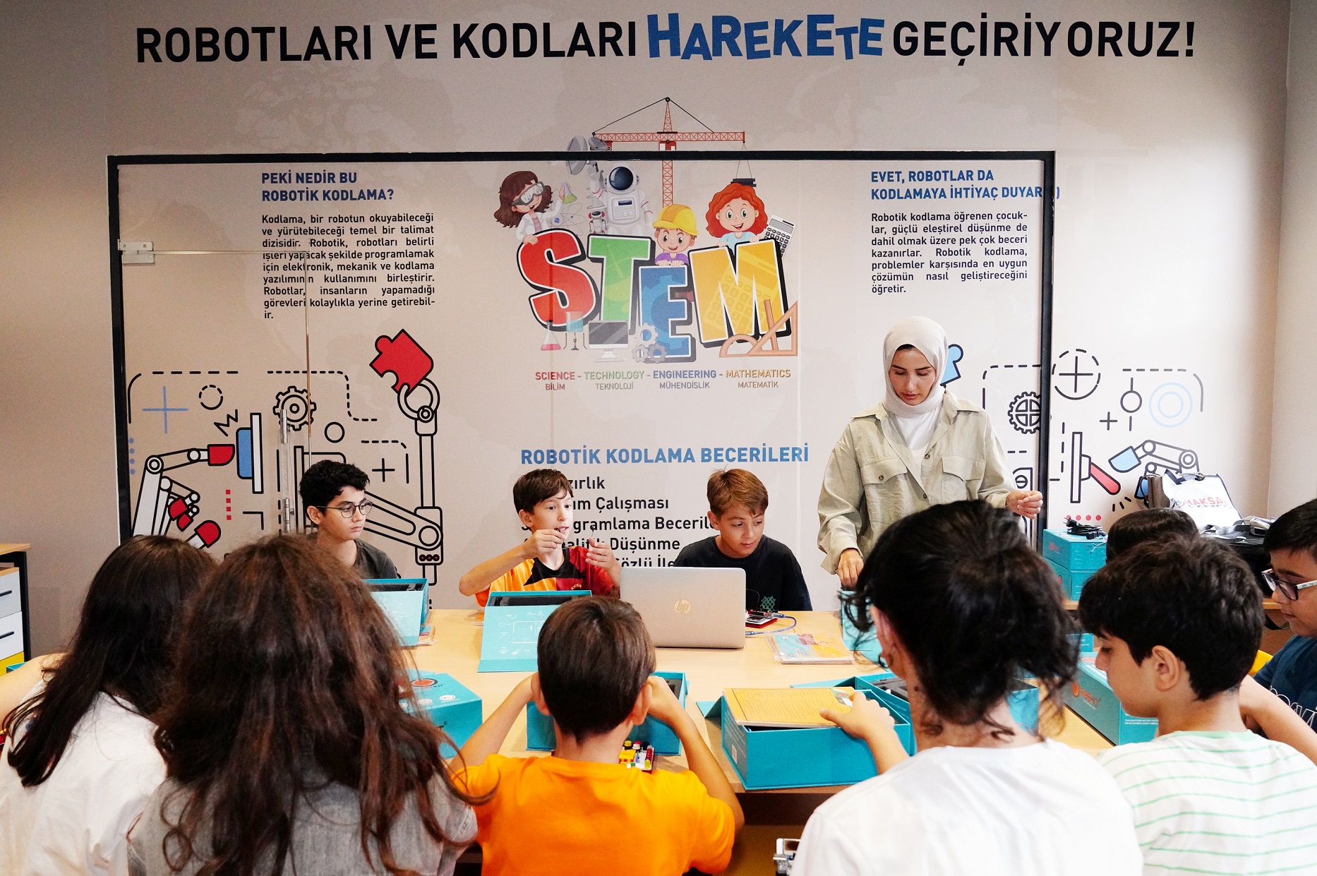 BEYLİKDÜZÜ’NDE ÇOCUKLAR TEKNOLOJİ İLE BULUŞUYOR