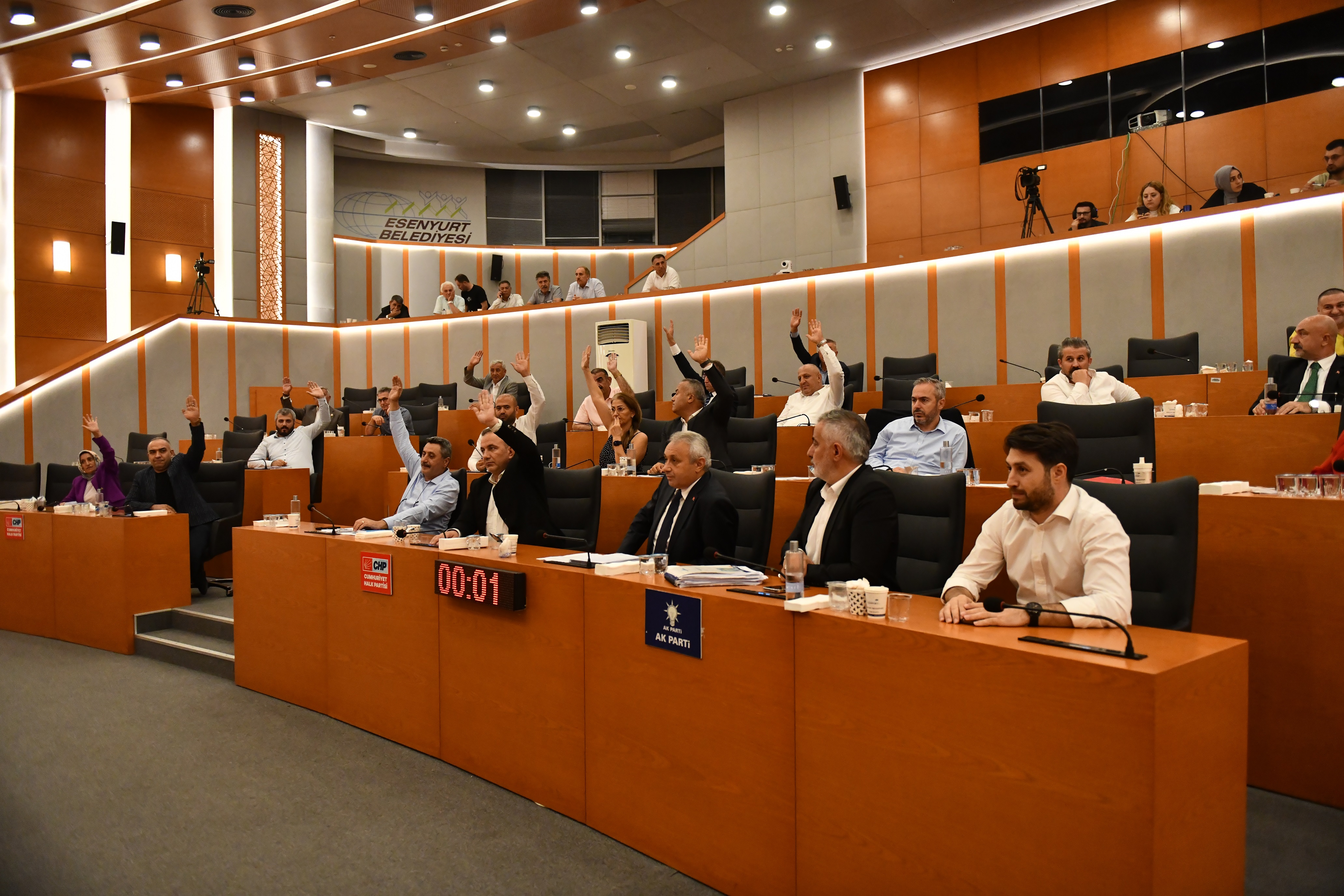 ESENYURT’TA EK BÜTÇEYE AK PARTİ VE MHP’DEN HAYIR!