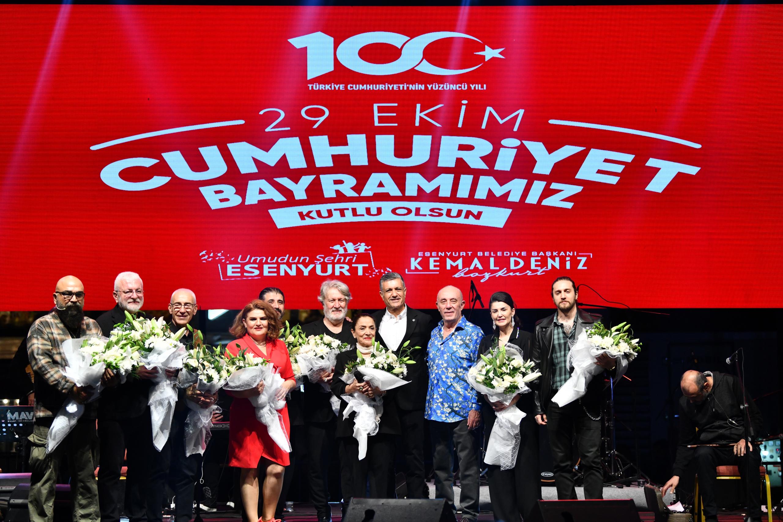 CUMHURİYET’İN YÜZLERİ ESENYURT’TA ANILDI