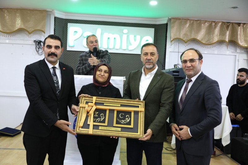 BAŞKAN YILMAZ: “ÖĞRETMENLERİMİZ GELECEĞİMİZİN HAMURUNU YOĞURAN AYDINLIK MEŞALELERİDİR”