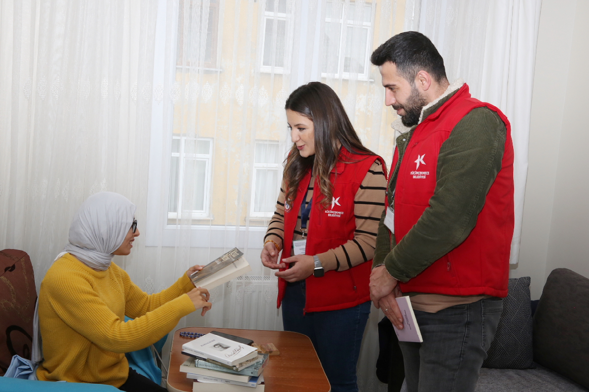 KÜÇÜKÇEKMECE BELEDİYE KÜTÜPHANELERİ’NDEN ÖZEL GEREKSİNİMLİ VATANDAŞLAR İÇİN ADRESE TESLİM KİTAP UYGULAMASI