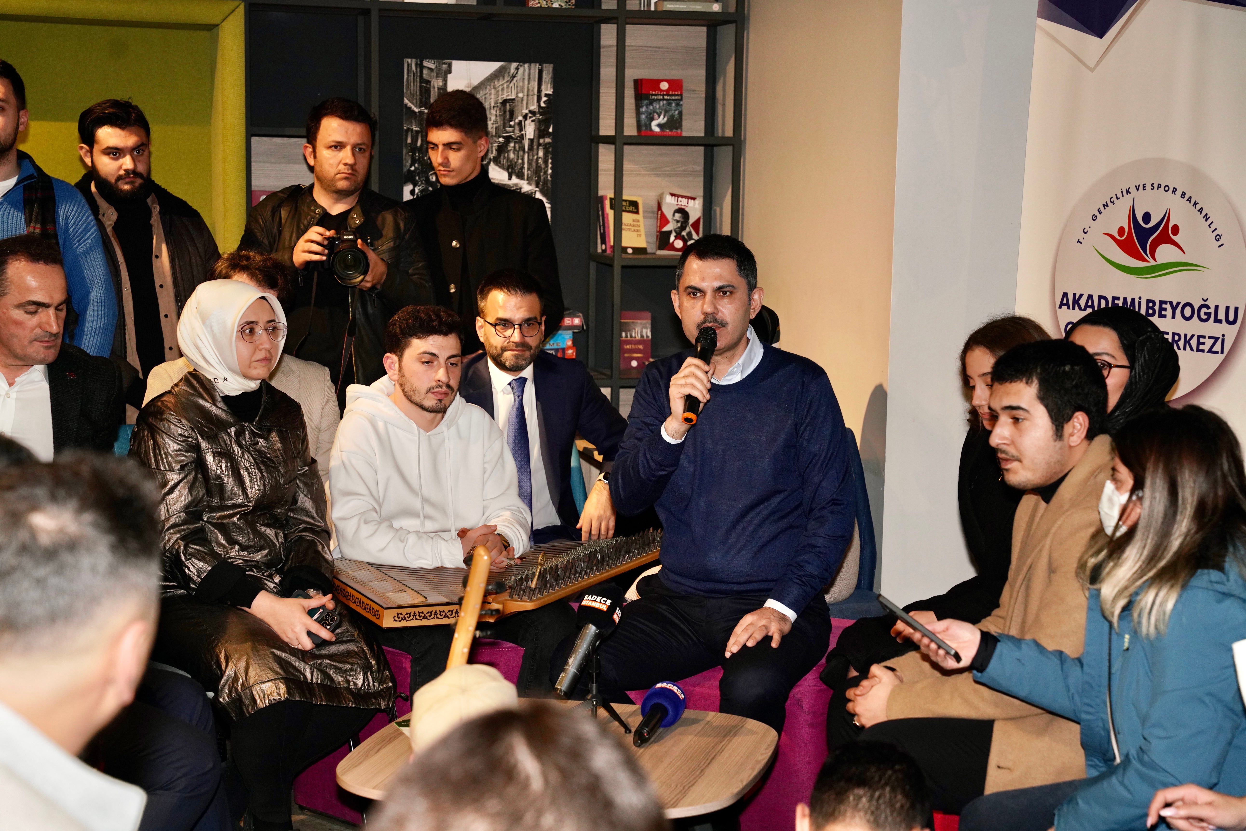 ”BİZDE SÖZ NAMUSTUR 1 NİSAN’DA TOPLU ULAŞIMDA GENÇLERE YÜZDE 40 İNDİRİM YAPACAĞIZ’’