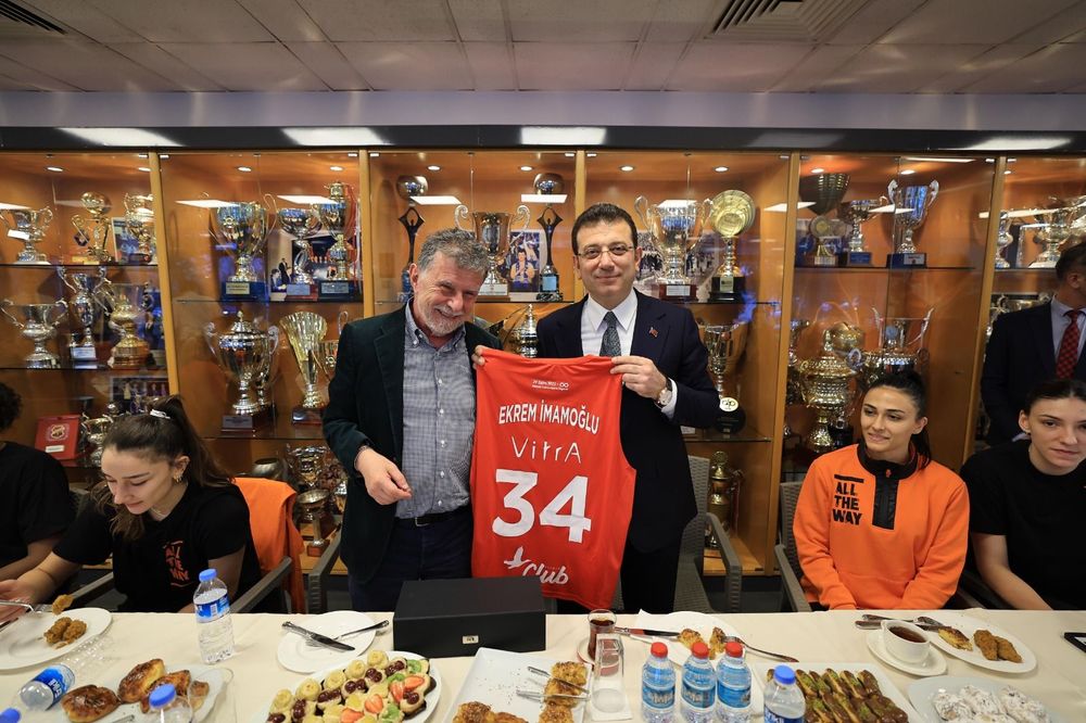 İMAMOĞLU, ‘2036 İSTANBUL OLİMPİYATI’NA DESTEK’ TURLARINI ECZACIBAŞI İLE DEVAM ETTİRDİ