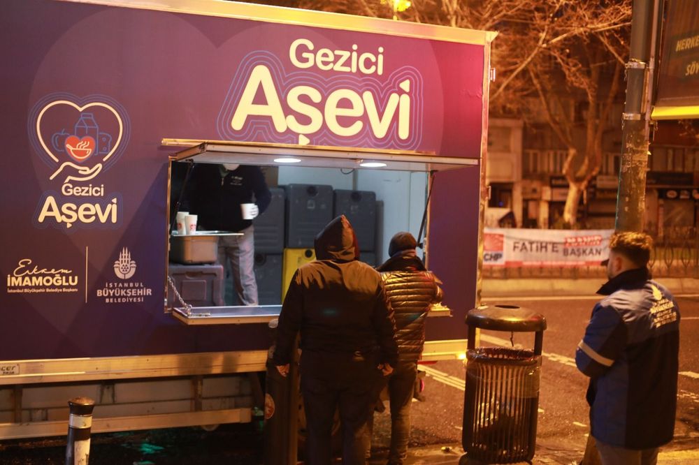 İBB’NİN GEZİCİ AŞEVLERİ HİZMETE GİRDİ