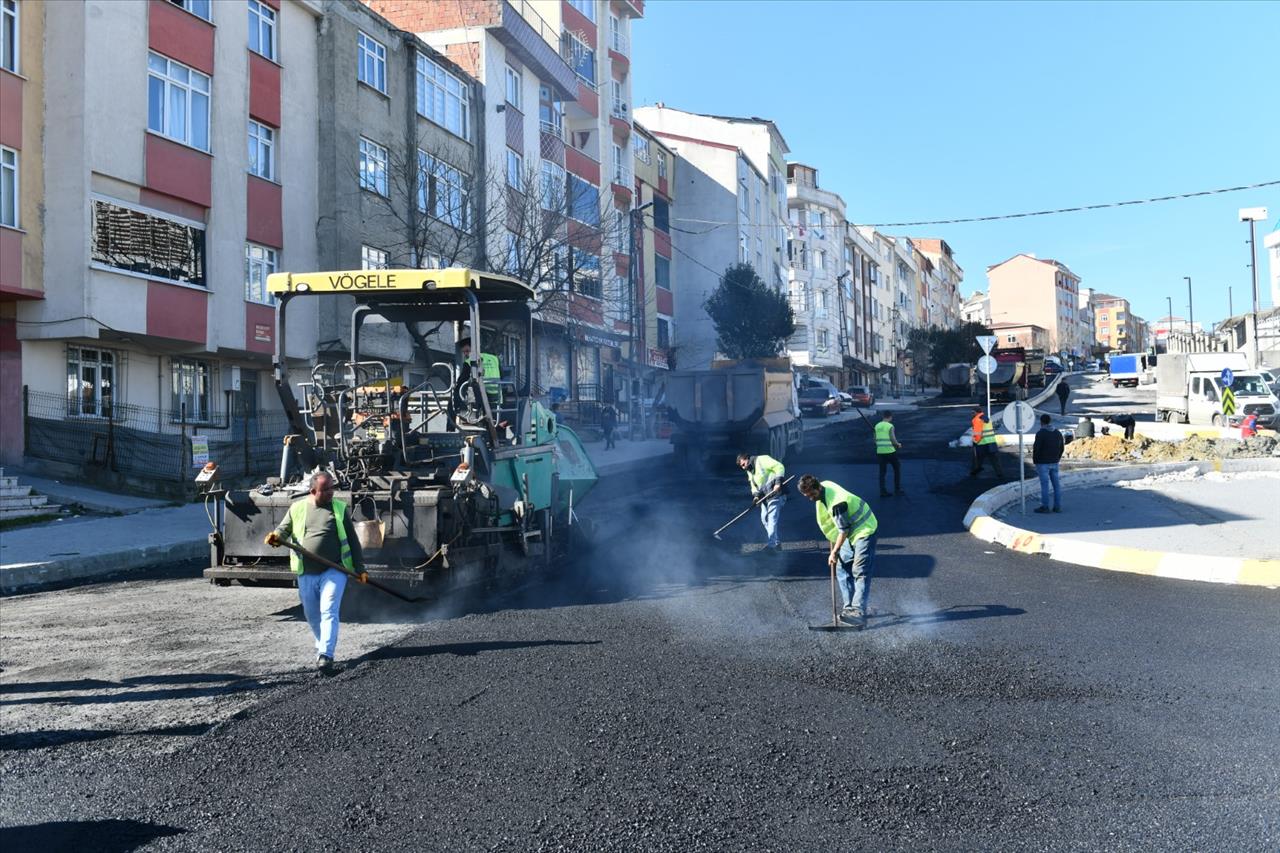 ESENYURT’UN YOLLARI YENİLENİYOR