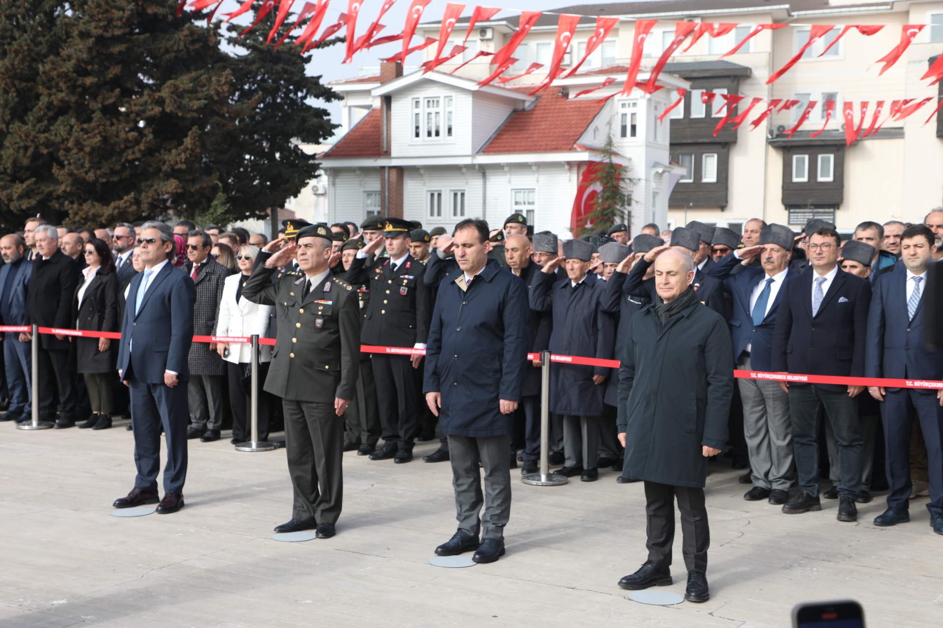 ÇANAKKALE ZAFERİ’NİN 109’UNCU YILDÖNÜMÜ BÜYÜKÇEKMECE’DE ÇEŞİTLİ ETKİNLİKLER İLE KUTLANDI.