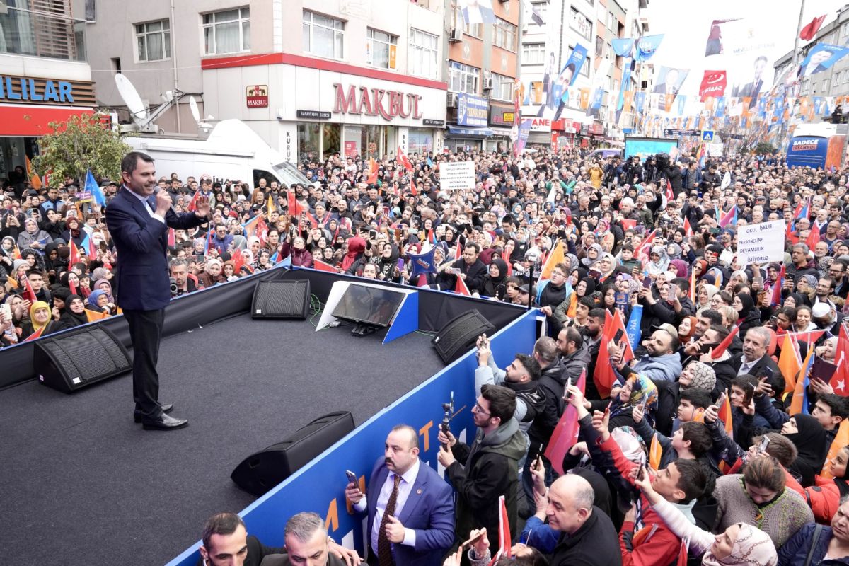 KURUM: “31 MART’IN SONUCUNU MERAK EDENLER ŞU MEYDANIN COŞKUSUNA BİR BAKSINLAR