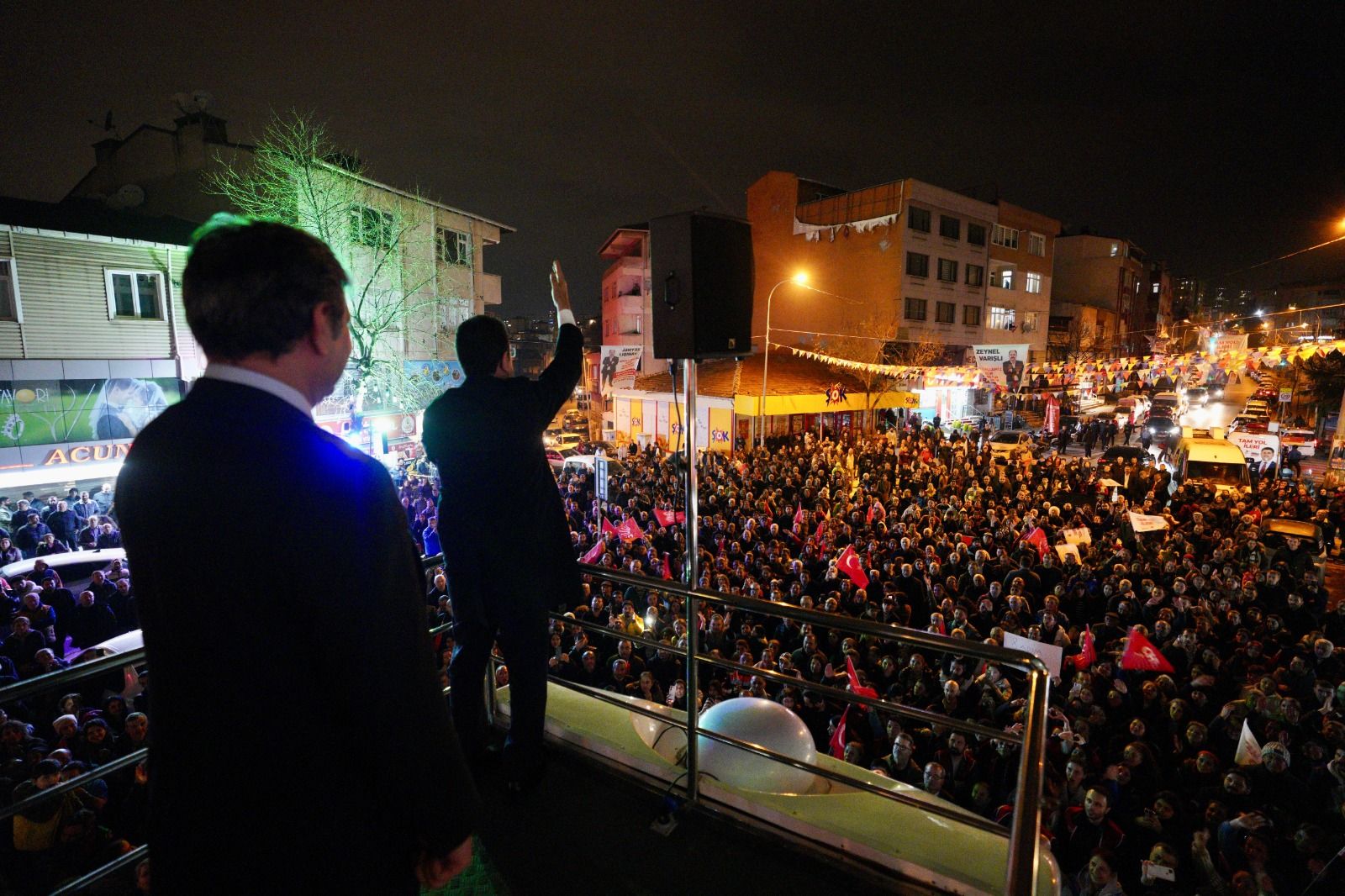 İMAMOĞLU’NUN ÜMRANİYE İLÇE TURU HALK BULUŞMASINA DÖNÜŞTÜ