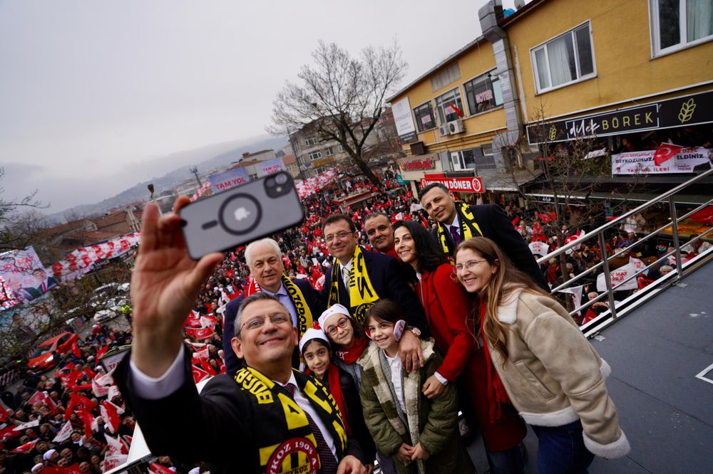 ÖZEL VE İMAMOĞLU, BEYKOZ’DA HALKLA BULUŞTU