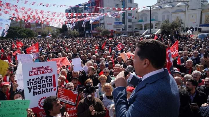 AHMET ÖZER: EMEKLİLER YOKSULLUĞA MAHKUM EDİLİYOR