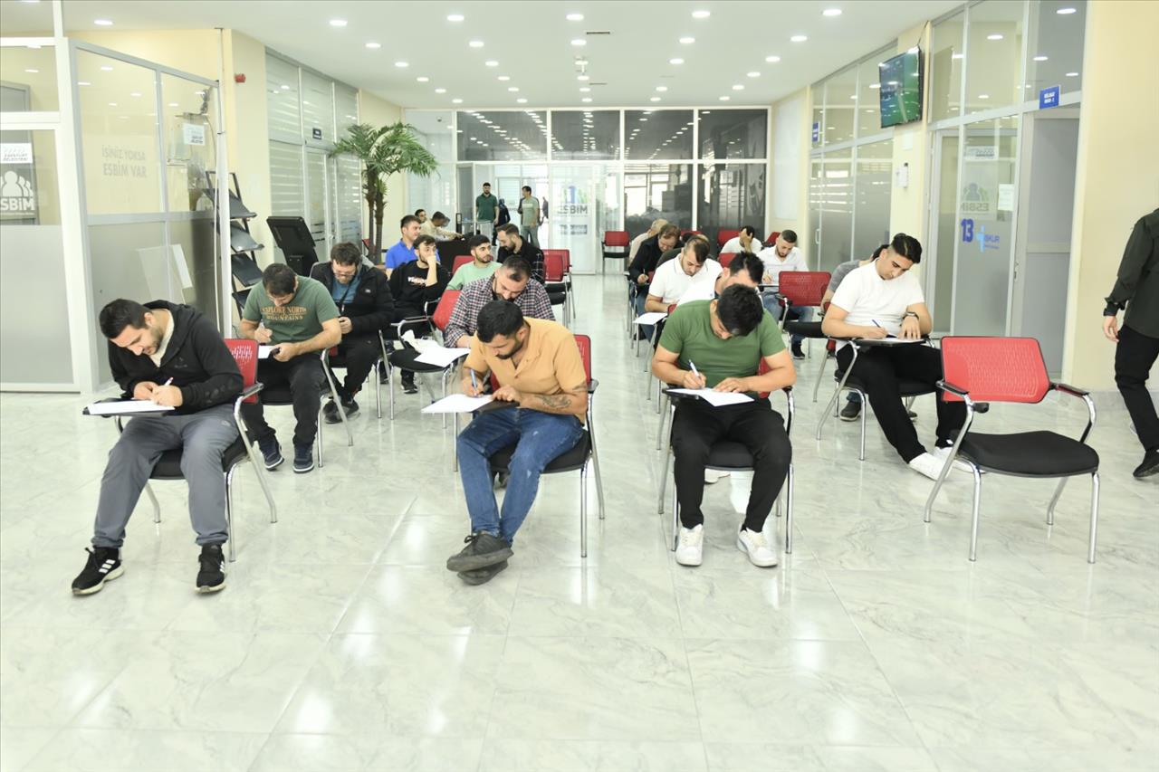 ESBİM İLE ESENYURT’TA İŞSİZLİK SORUNU ORTADAN KALKIYOR