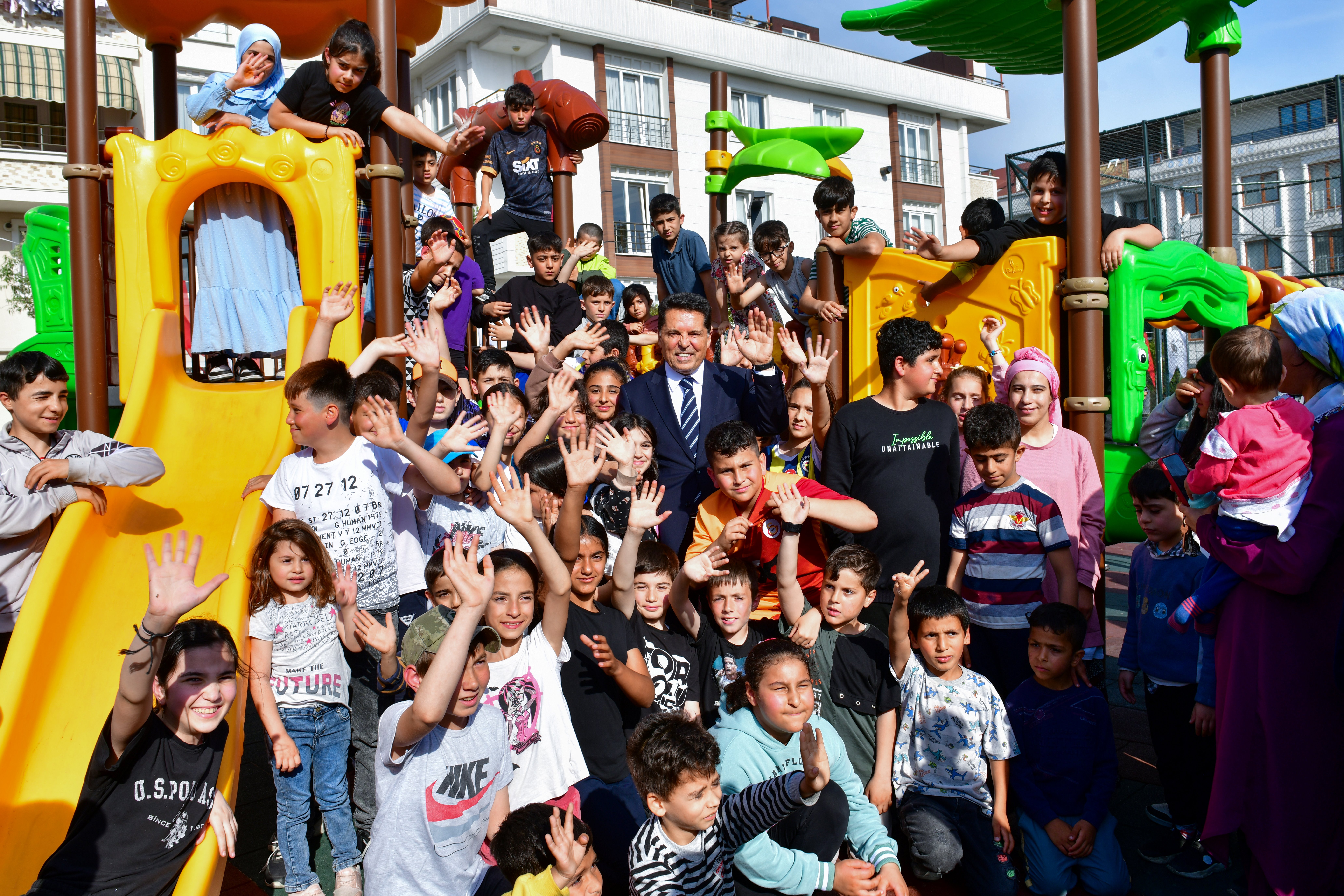 BAŞKAN ÖZER ESENYURT’A YENİ BİR PARK KAZANDIRDI