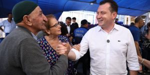 BAŞKAN BALCIOĞLU, SEMT PAZARINDA ESNAF VE VATANDAŞLARLA BULUŞTU