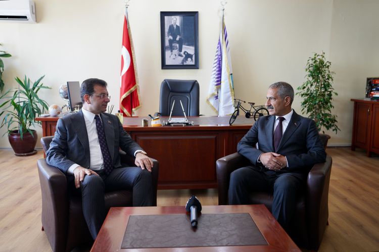 BAŞKAN İMAMOĞLU’NDAN ADALAR BELEDİYE BAŞKANI AKPOLAT’A TEBRİK ZİYARETİ