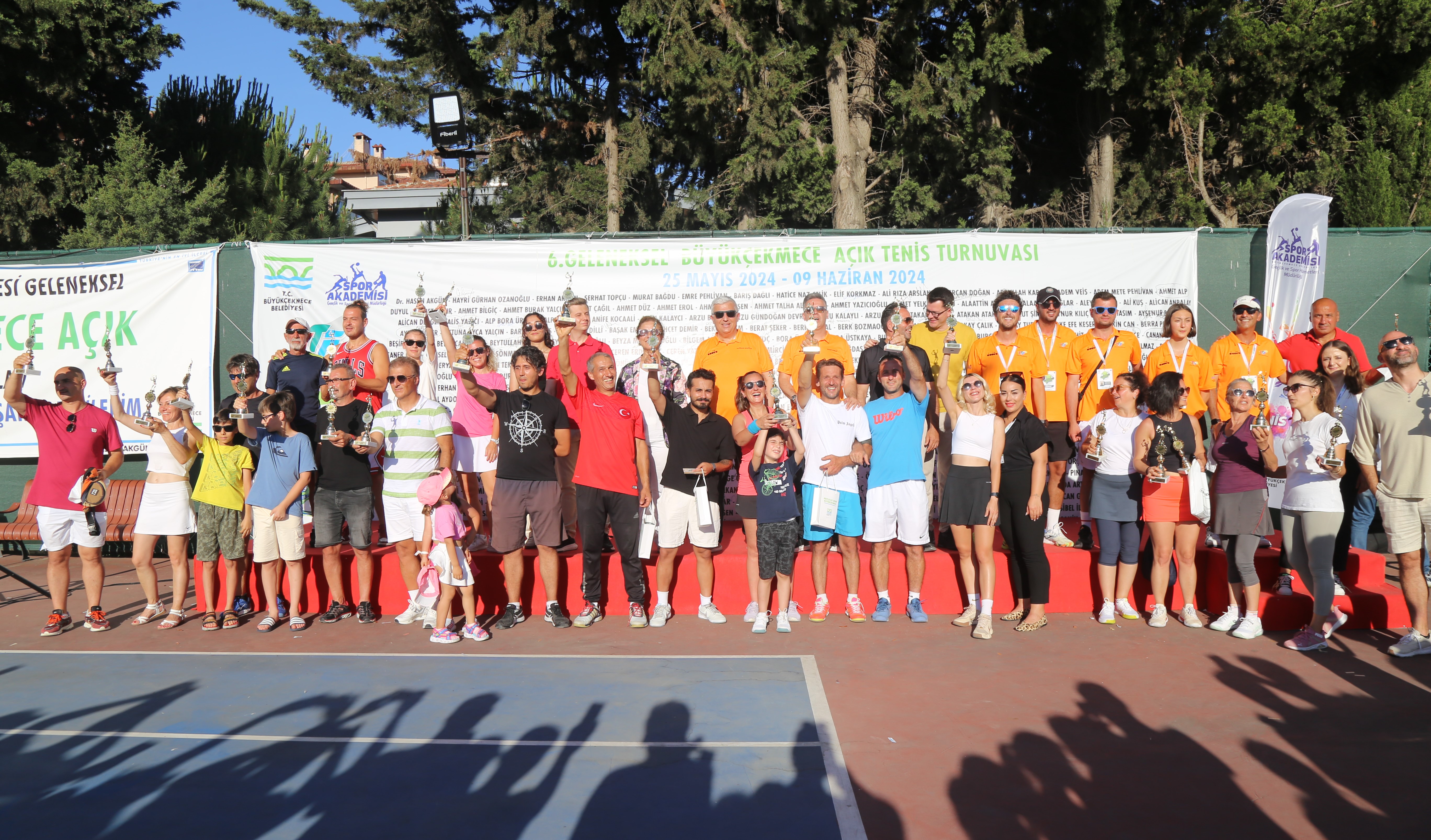 BÜYÜKÇEKMECE 6. AÇIK TENİS TURNUVASI ÖDÜL TÖRENİ GERÇEKLEŞTİ