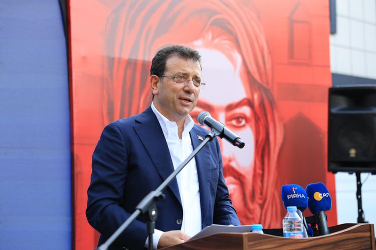 BAŞKAN İMAMOĞLU ALEVİ VATANDAŞLARIN AŞURE LOKMASINA ORTAK OLDU