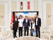 BAŞKAN ÖZER,  ESENYURTLU LGS TÜRKİYE BİRİNCİSİNİ KONUK ETTİ