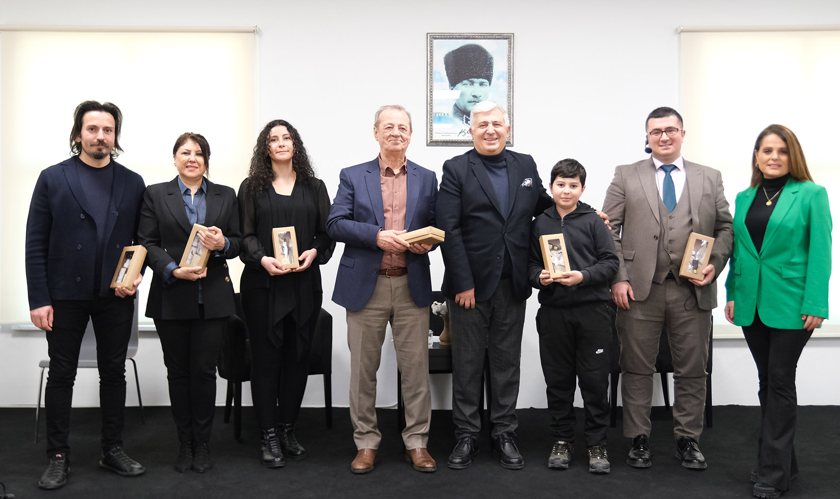 EDEBİYATIN USTA KALEMİ ŞARKILARLA, TÜRKÜLERLE, ŞİİRLERLE ANILDI