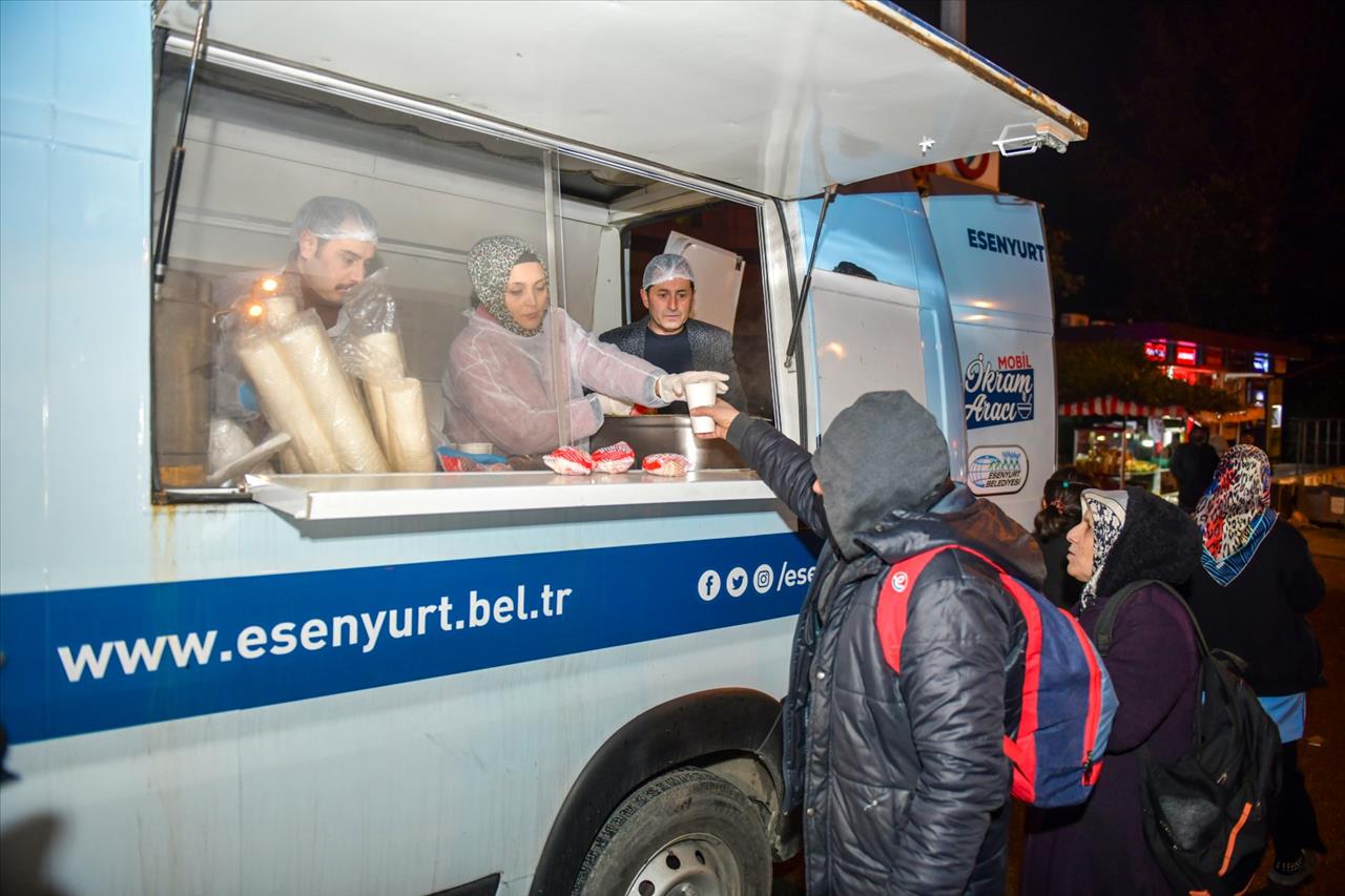 SOĞUK KIŞ GÜNLERİNDE VATANDAŞIN İÇİNİ ISITAN HİZMET