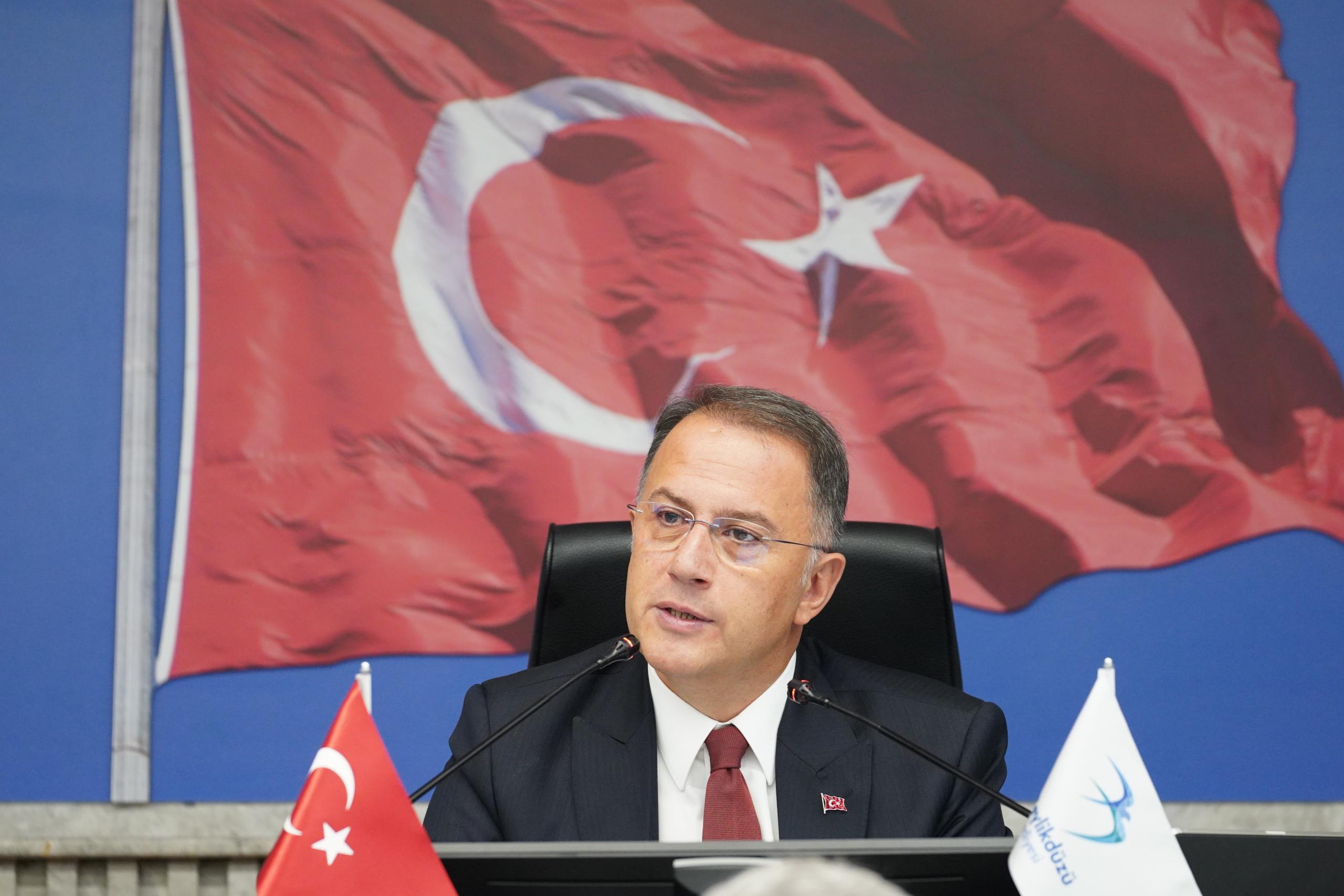 BEYLİKDÜZÜ BELEDİYE BAŞKANI MEHMET MURAT ÇALIK GÖZALTINA ALINDI