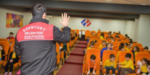 OKULLARDA DEPREM BİLİNCİ VE TEMEL İLK YARDIM EĞİTİMLERİ HIZ KESMEDEN DEVAM EDİYOR