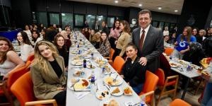 İMAMOĞLU ÖĞRENCİLERLE İFTAR YAPTI