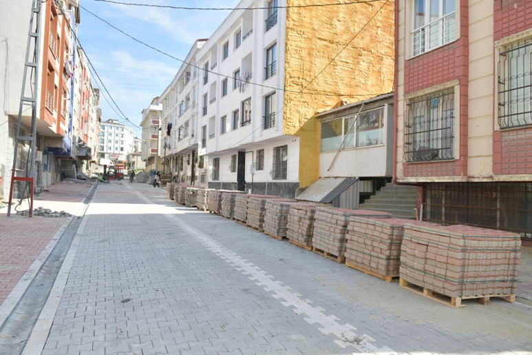 ESENYURT’UN YOLLARI ARTIK DAHA KONFORLU…