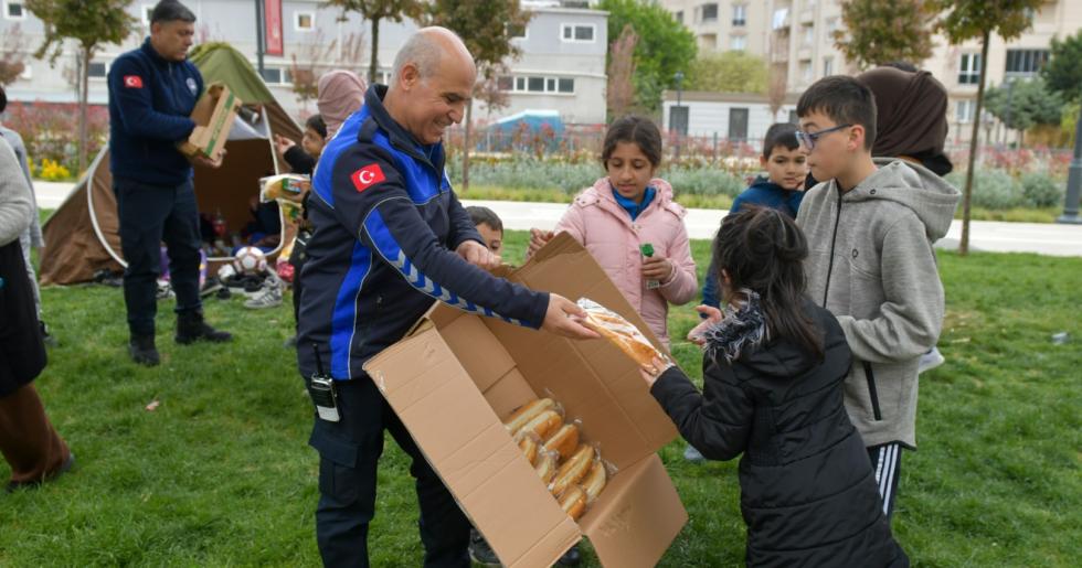 ESENYURT BELEDİYESİ’NDEN VATANDAŞLARA TAM DESTEK!