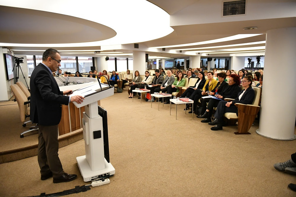 KADIN BELEDİYE BAŞKANLARI GÜÇLÜ KENTLER İÇİN BULUŞTU