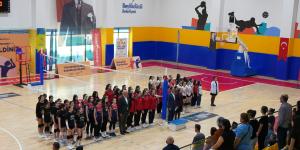 BEYLİKDÜZÜ BELEDİYESİ VOLEYBOL TURNUVASI BAŞLADI