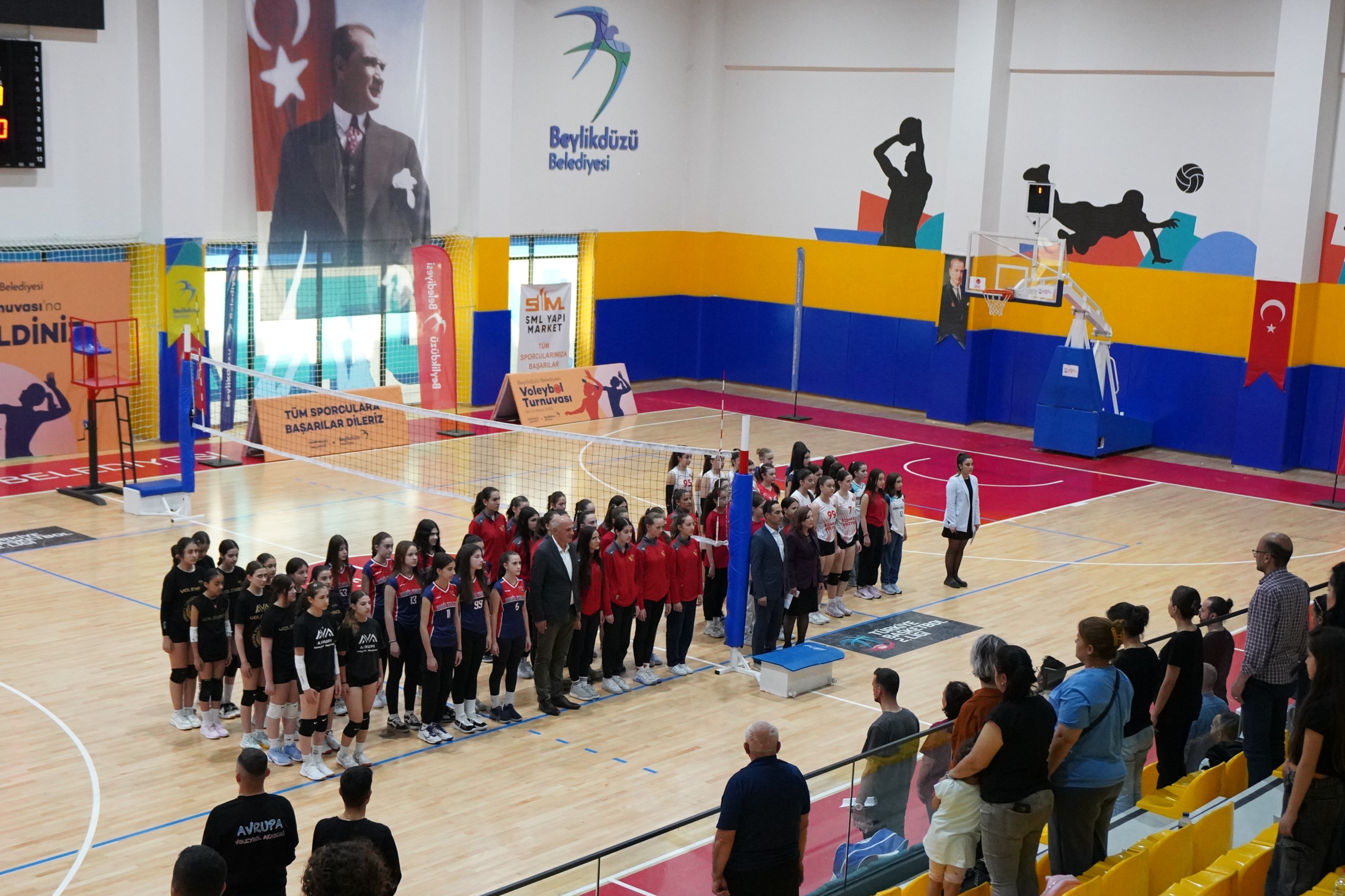 BEYLİKDÜZÜ BELEDİYESİ VOLEYBOL TURNUVASI BAŞLADI