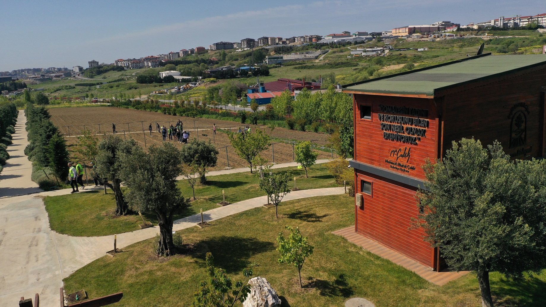 YAŞAM BAHÇESİ YAZA HAZIR