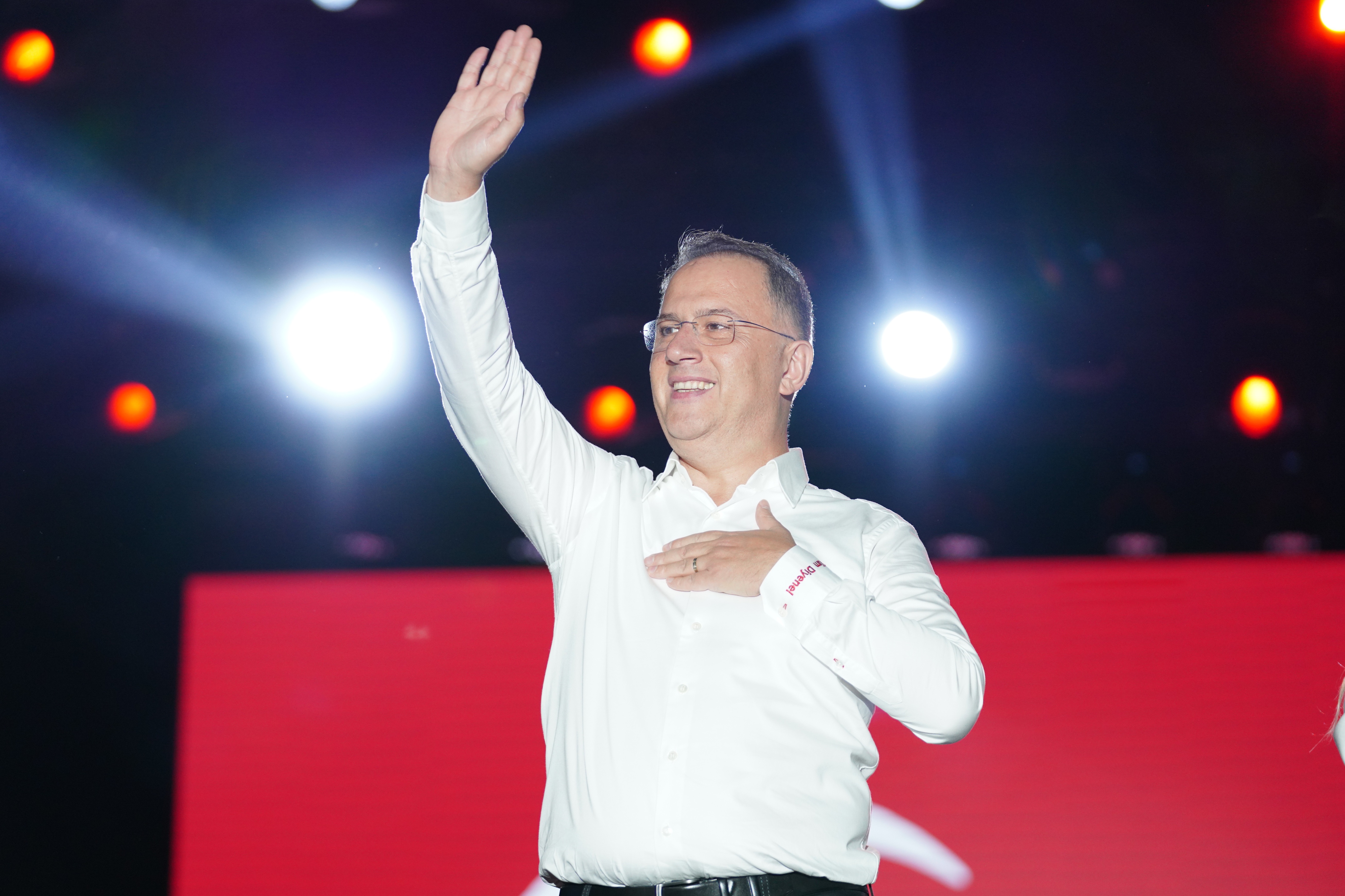 CEZAEVİ KOŞULLARI HAYATİ TEHLİKE YARATIYOR: MEHMET MURAT ÇALIK İÇİN TAHLİYE TALEBİ