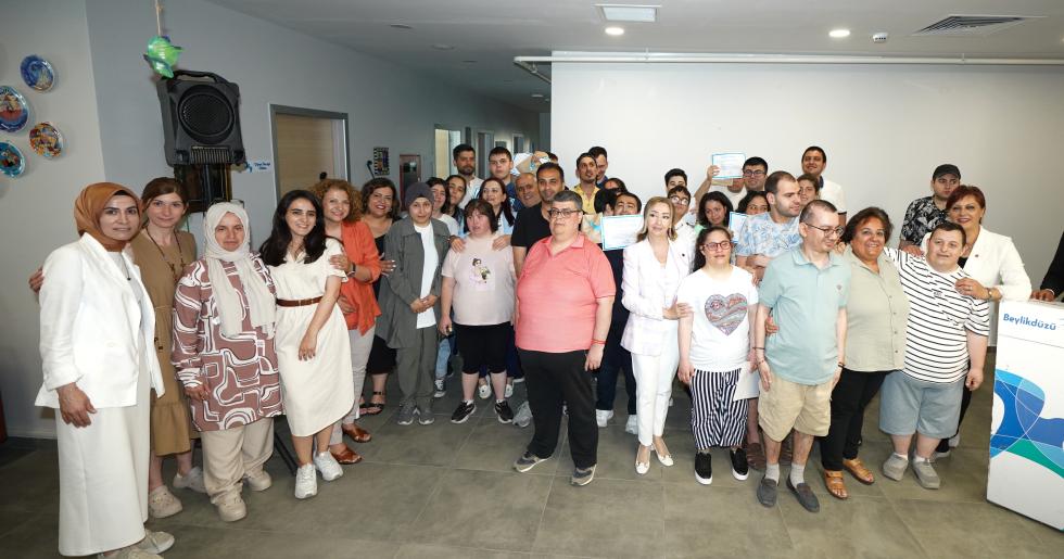 BEYLİKDÜZÜ ENGELSİZ YAŞAM MERKEZİ’NDE KARNE HEYECANI