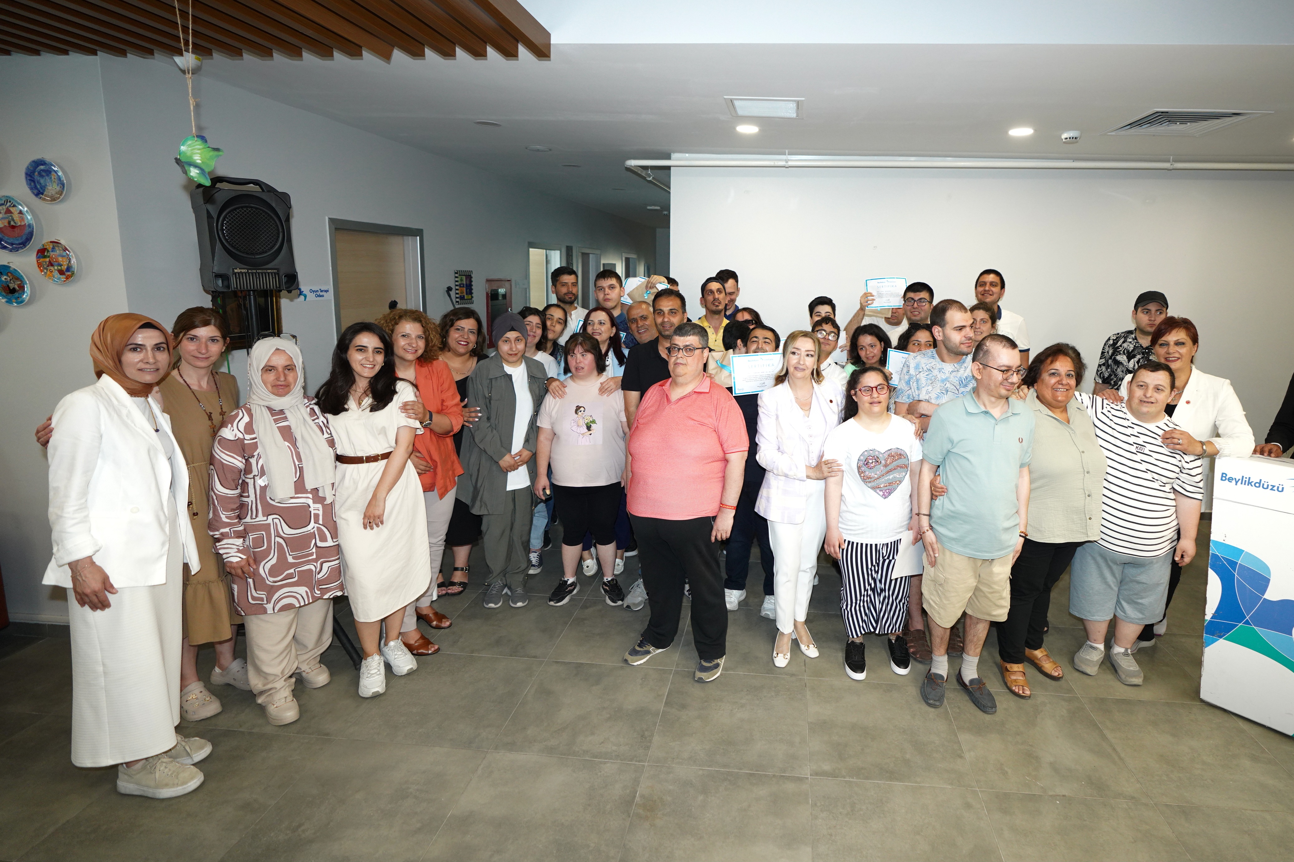 BEYLİKDÜZÜ ENGELSİZ YAŞAM MERKEZİ’NDE KARNE HEYECANI