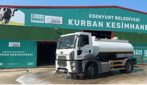 ESENYURT BELEDİYESİ’NDEN KURBAN KESİM ALANLARINDA YOĞUN TEMİZLİK MESAİSİ