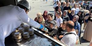 İBB, AŞURE GÜNÜ’NDE 15 BİN KİŞİYE AŞURE DAĞITTI