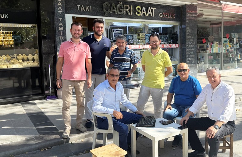 BÜYÜKÇEKMECE ÇARŞI ESNAFI: ÇARŞIMIZ ARAÇ TRAFİĞİNE AÇILSIN…