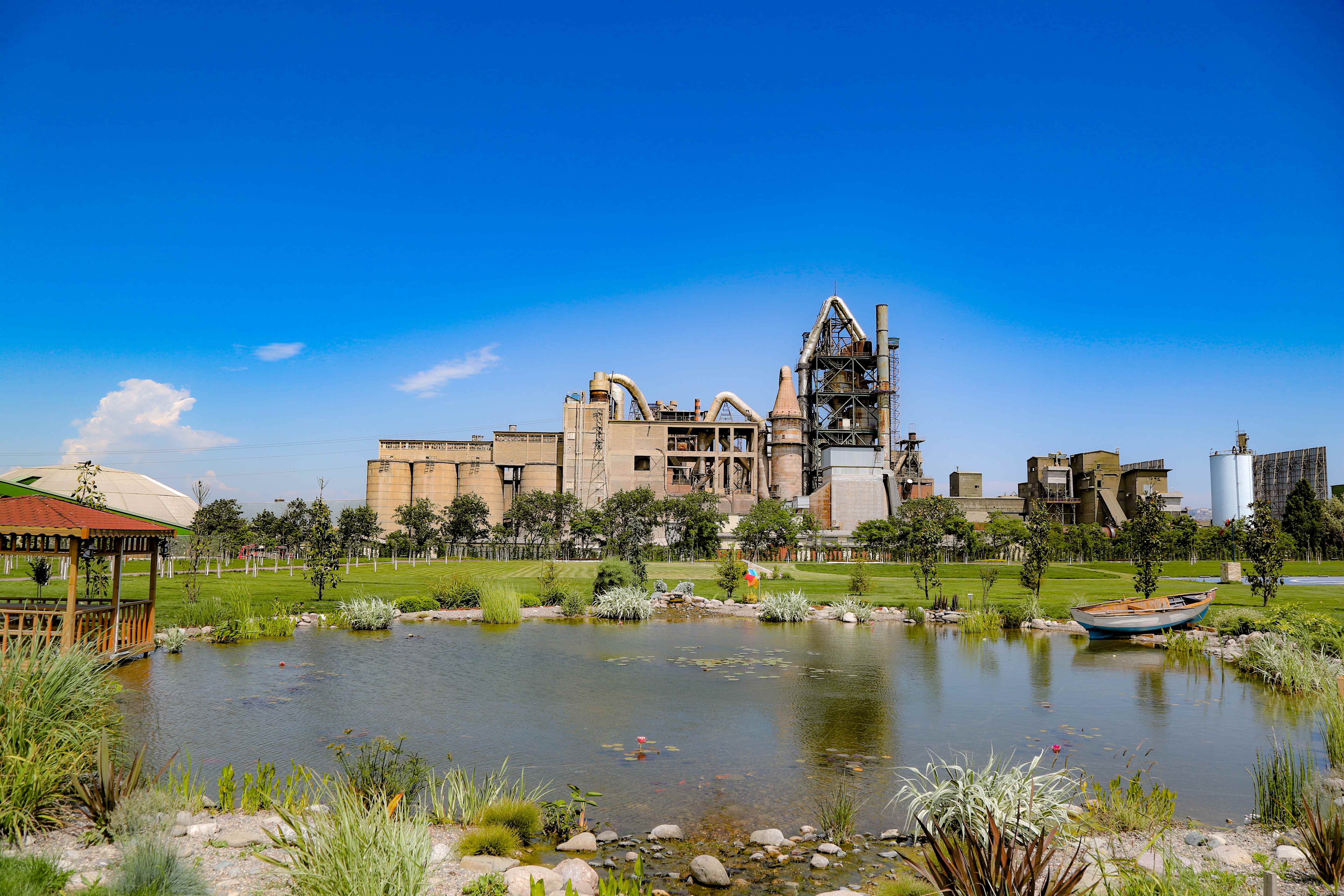 AKÇANSA SÜRDÜRÜLEBİLİRLİK PERFORMANSI İLE ULUSLARARASI ALANDA ZİRVEDE