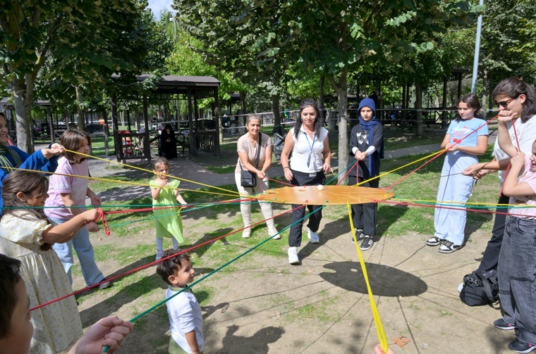 ESENYURTLU ÇOCUKLAR AÇIK HAVA EĞİTİM VE SANAT ŞENLİĞİ’NDE DOYASIYA EĞLENDİ