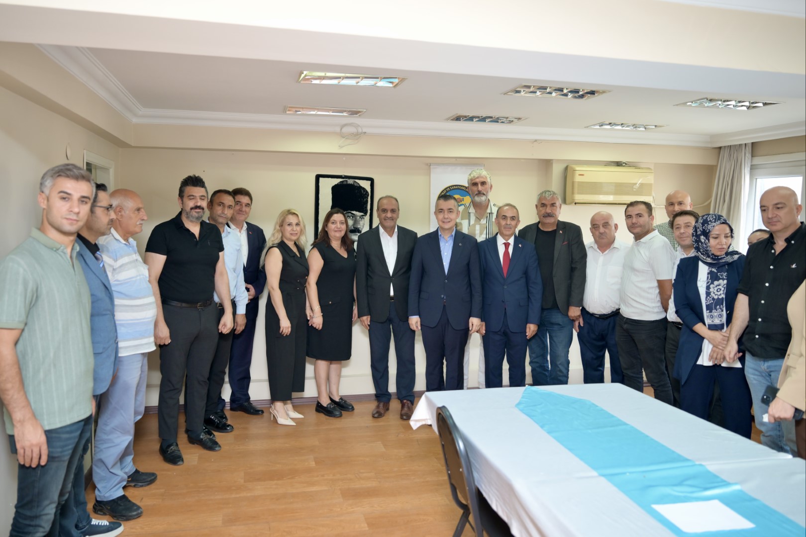 ESENYURT BELEDİYE BAŞKAN VEKİLİ CAN AKSOY, ESNAFLARLA BİR ARAYA GELDİ