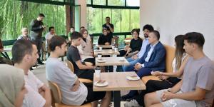 GENÇLER İÇİN YENİ BULUŞMA NOKTASI: VATAN KİTAP KAFE AÇILDI