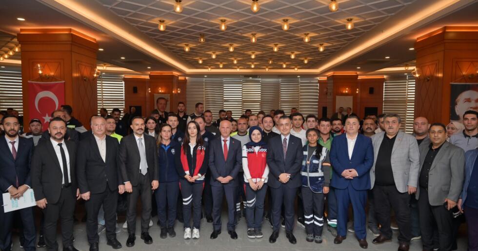 ESENYURT BELEDİYESİNDEN ÇALIŞANLARINA MÜJDE: YENİ TOPLU İŞ SÖZLEŞMESİYLE YÜZDE 35 ZAM VE GENİŞLETİLMİŞ SOSYAL HAKLAR!