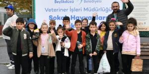 ÖĞRENCİLERDEN SOKAK HAYVANLARINA ANLAMLI ZİYARET