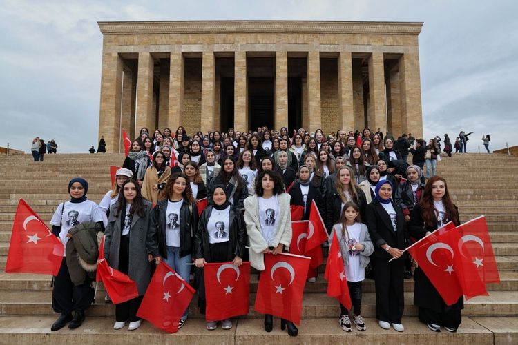 ATATÜRK’E SAYGI, EĞİTİME DESTEK