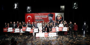 ATA’YA ÖZLEM ŞİİR OKUMA YARIŞMASI’NDA DUYGULU ANLAR YAŞANDI