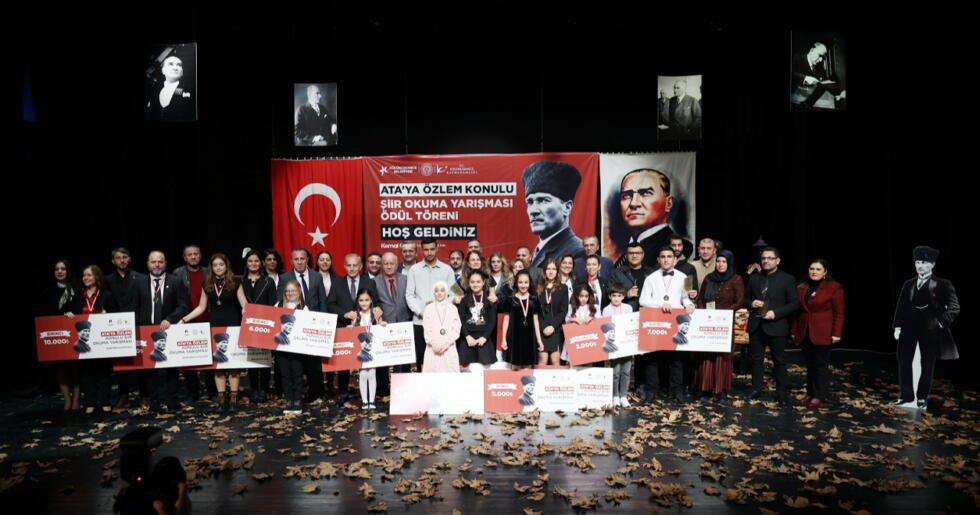 ATA’YA ÖZLEM ŞİİR OKUMA YARIŞMASI’NDA DUYGULU ANLAR YAŞANDI